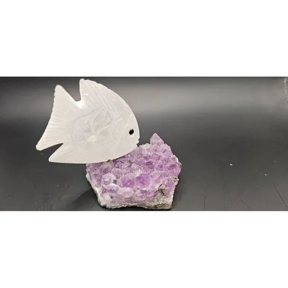 Natural stone hand carved tropical fish - Picture 3 of 4